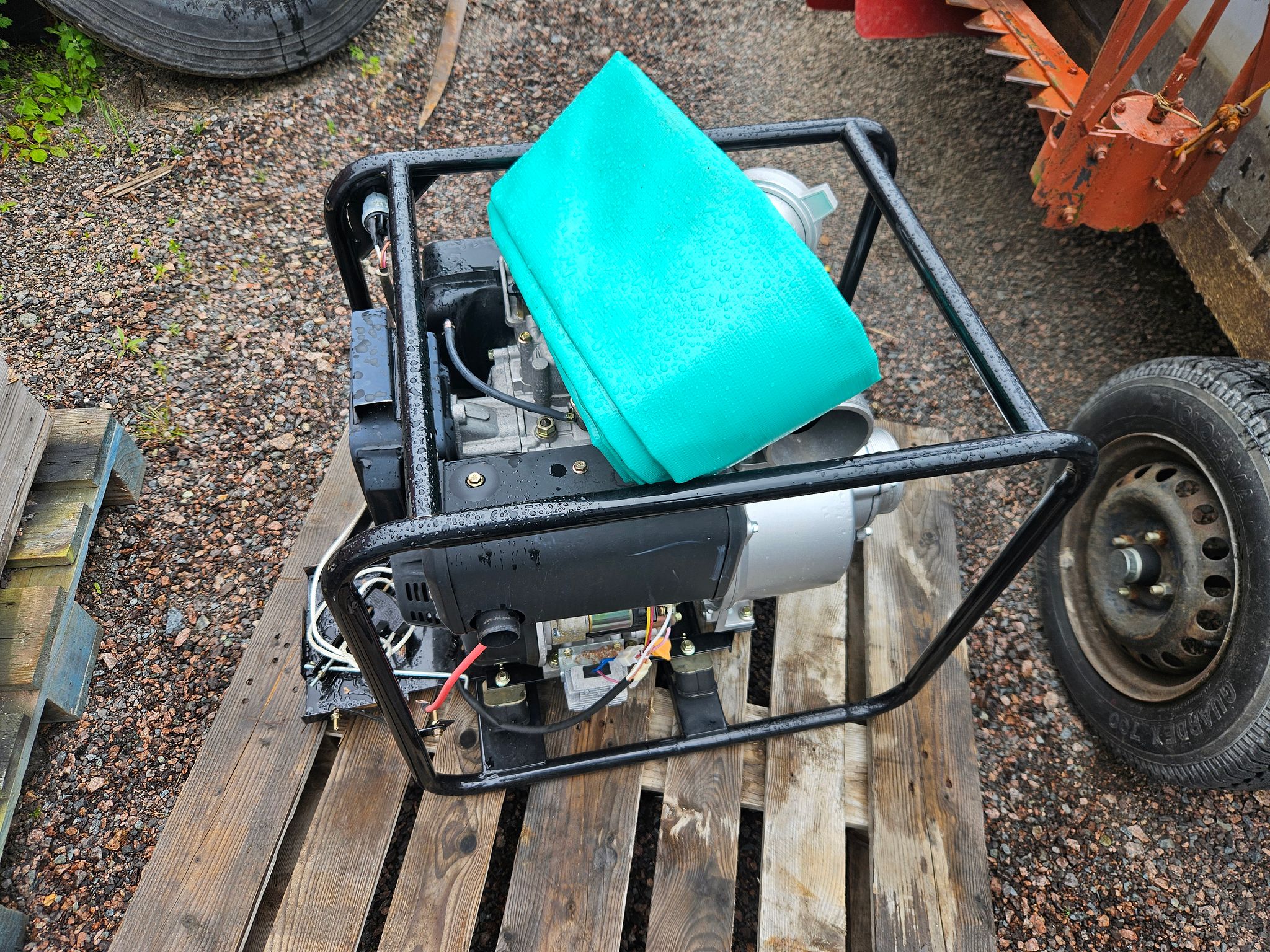Image 4/9