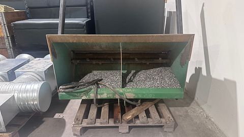 Image 8/8
