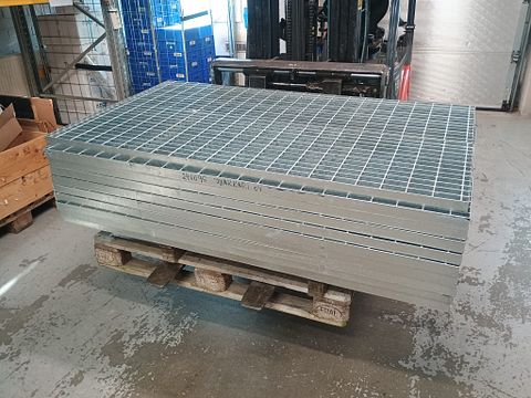 Image 1/3