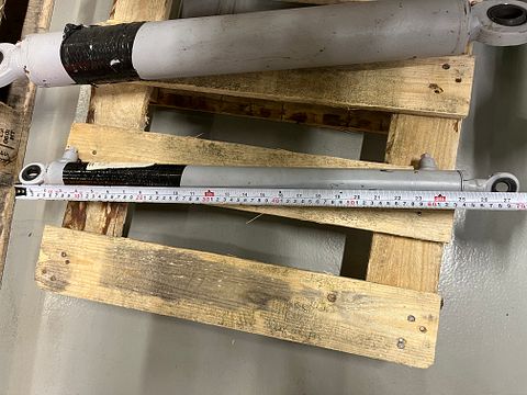 Image 4/4