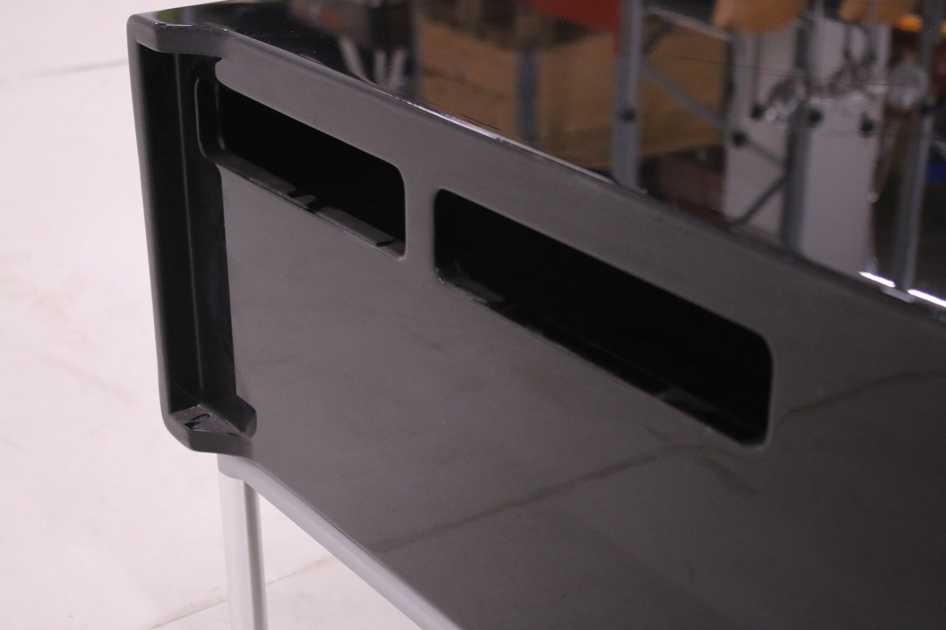 Image 4/9