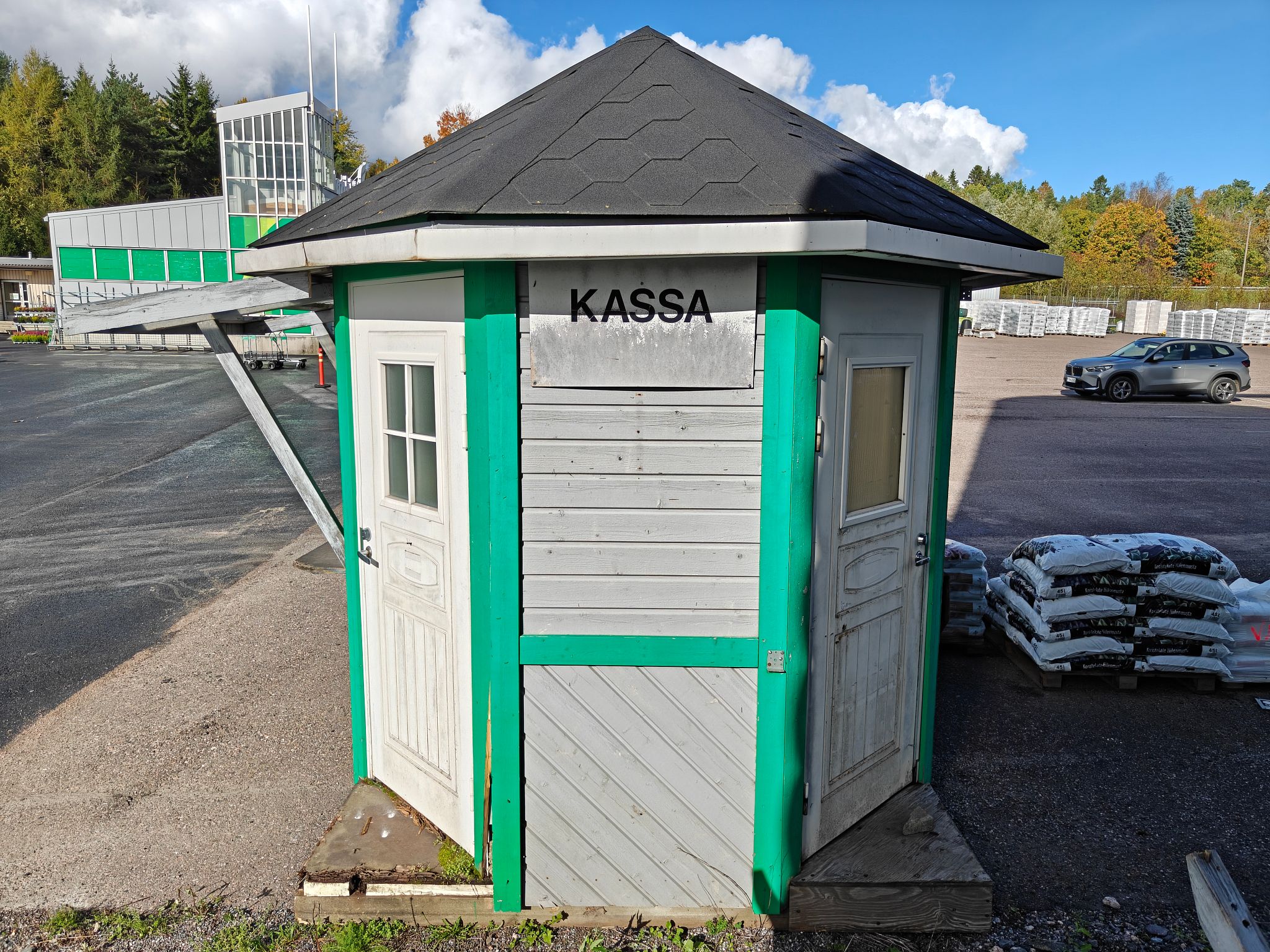 Image 1/8