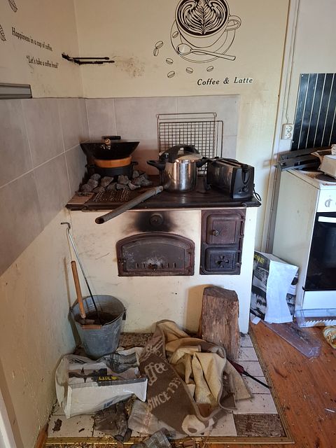 Image 19/142