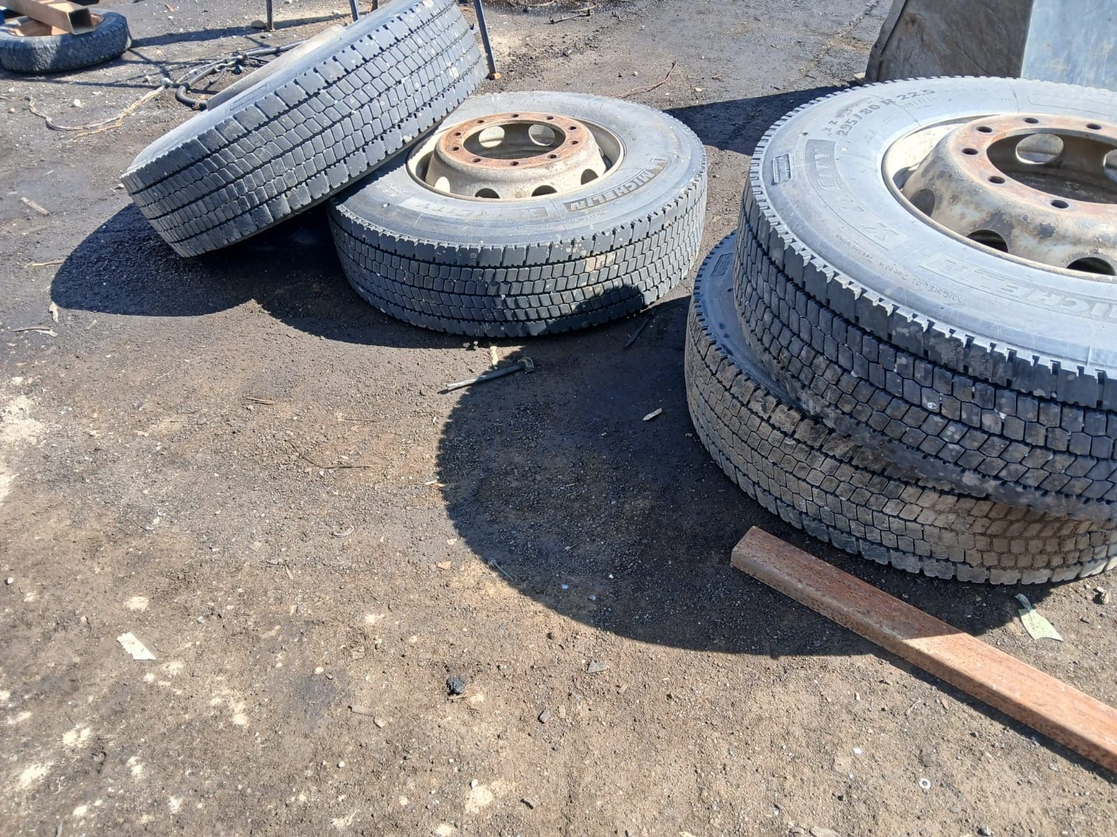 Image 4/4