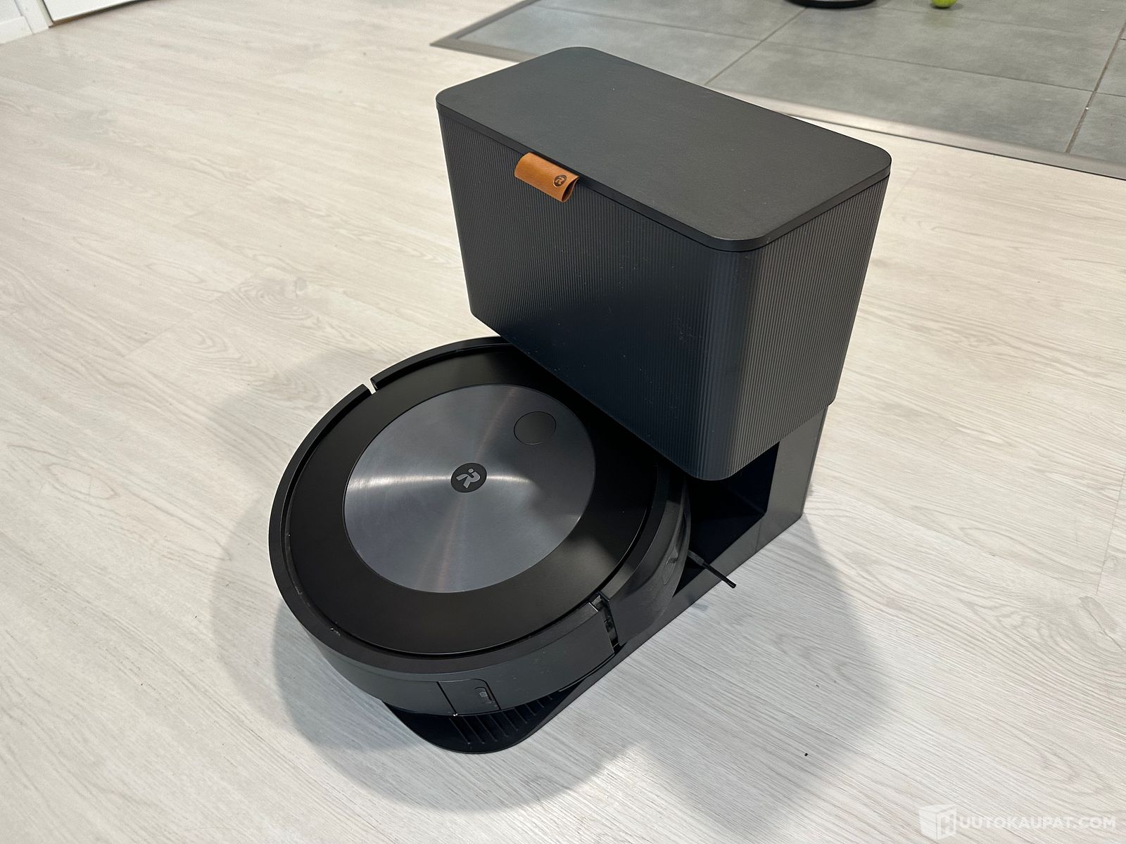 iRobot Roomba j7 robotti-imuri