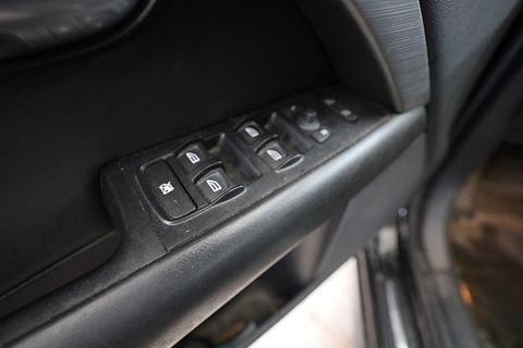 Image 11/27