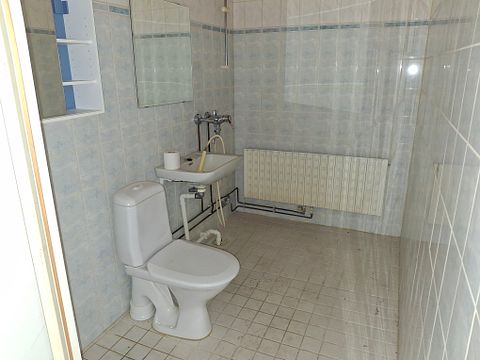 Image 7/9
