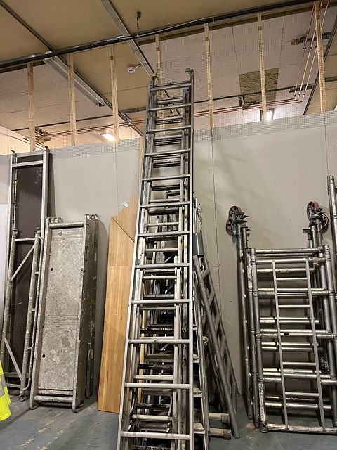 Image 3/5