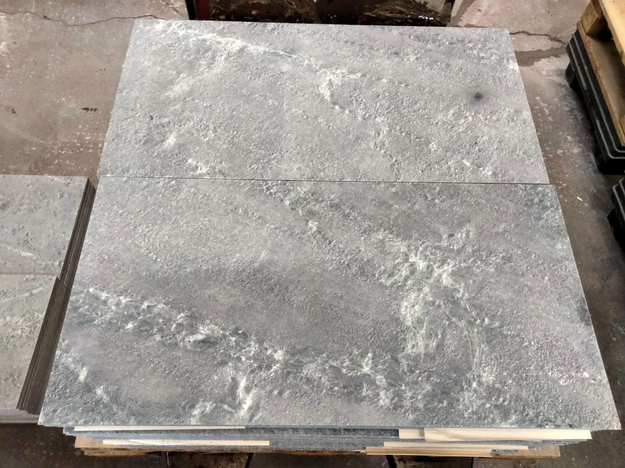 Image 3/12