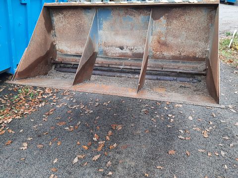 Image 5/7