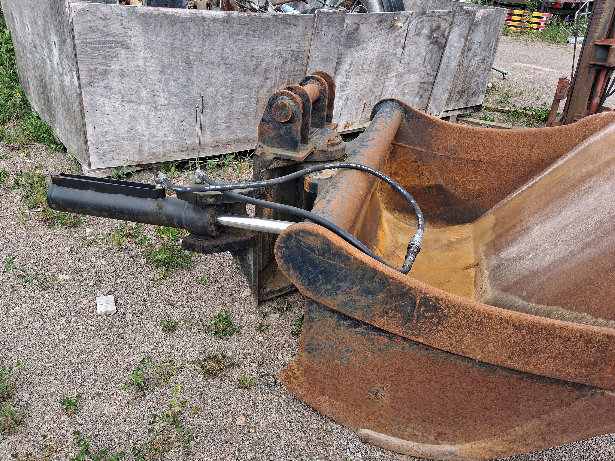 Image 2/3