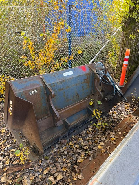 Image 1/2