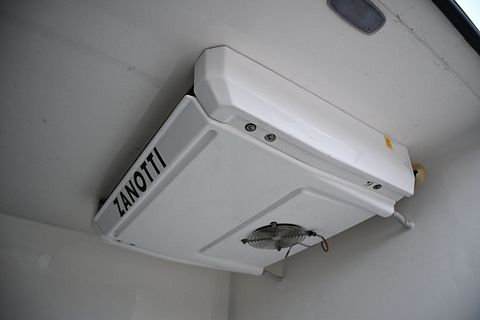 Image 23/27