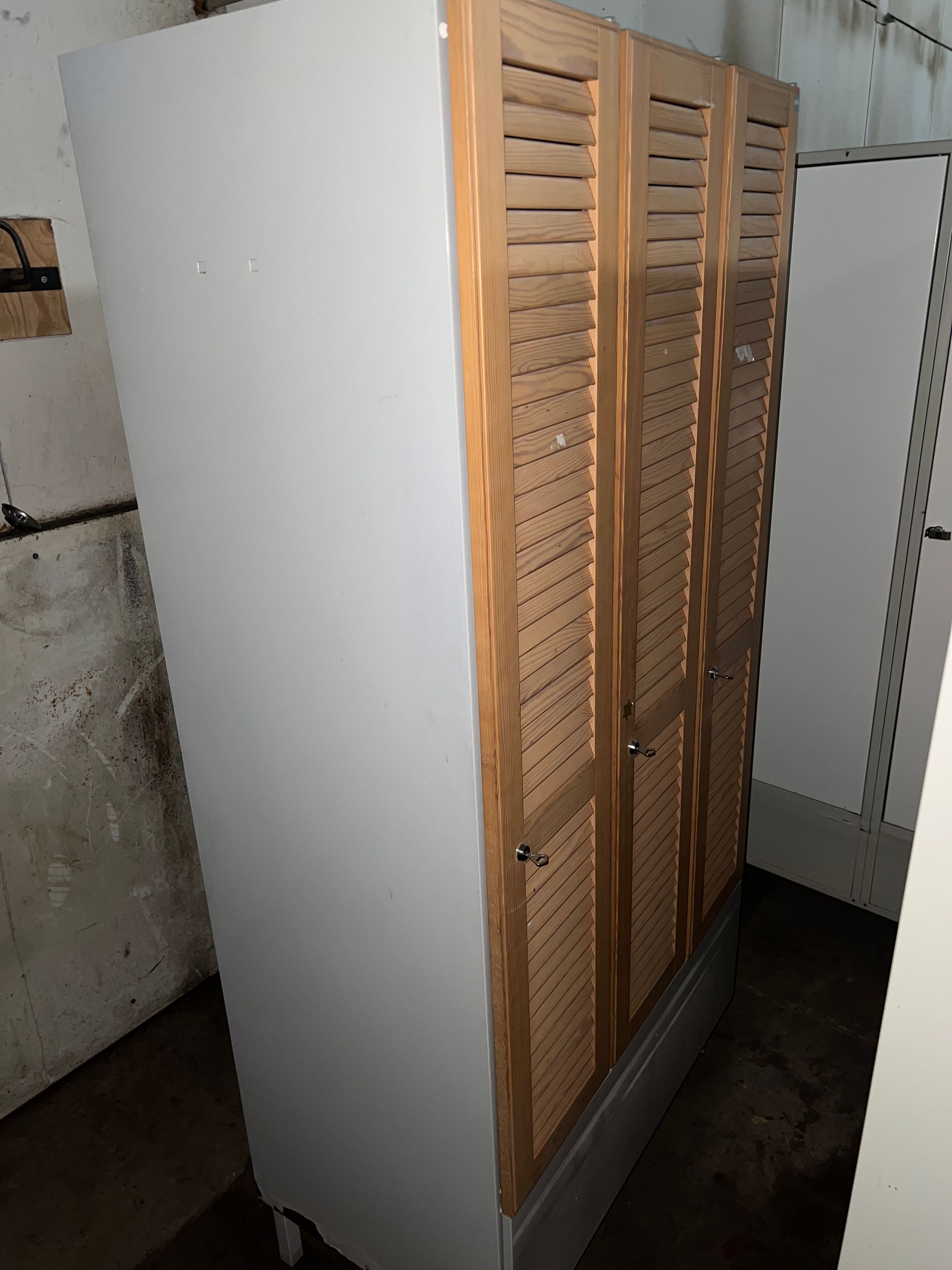 Image 6/8