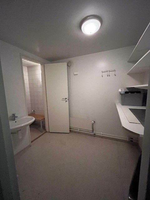 Image 19/30