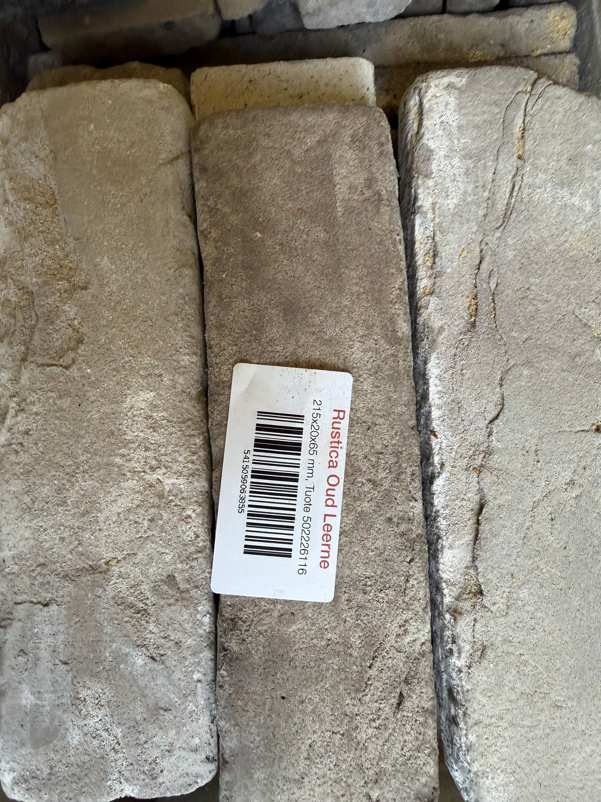 Image 4/6
