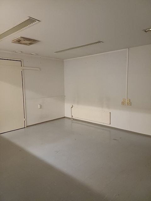 Image 30/79