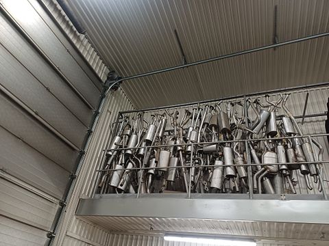 Image 2/4