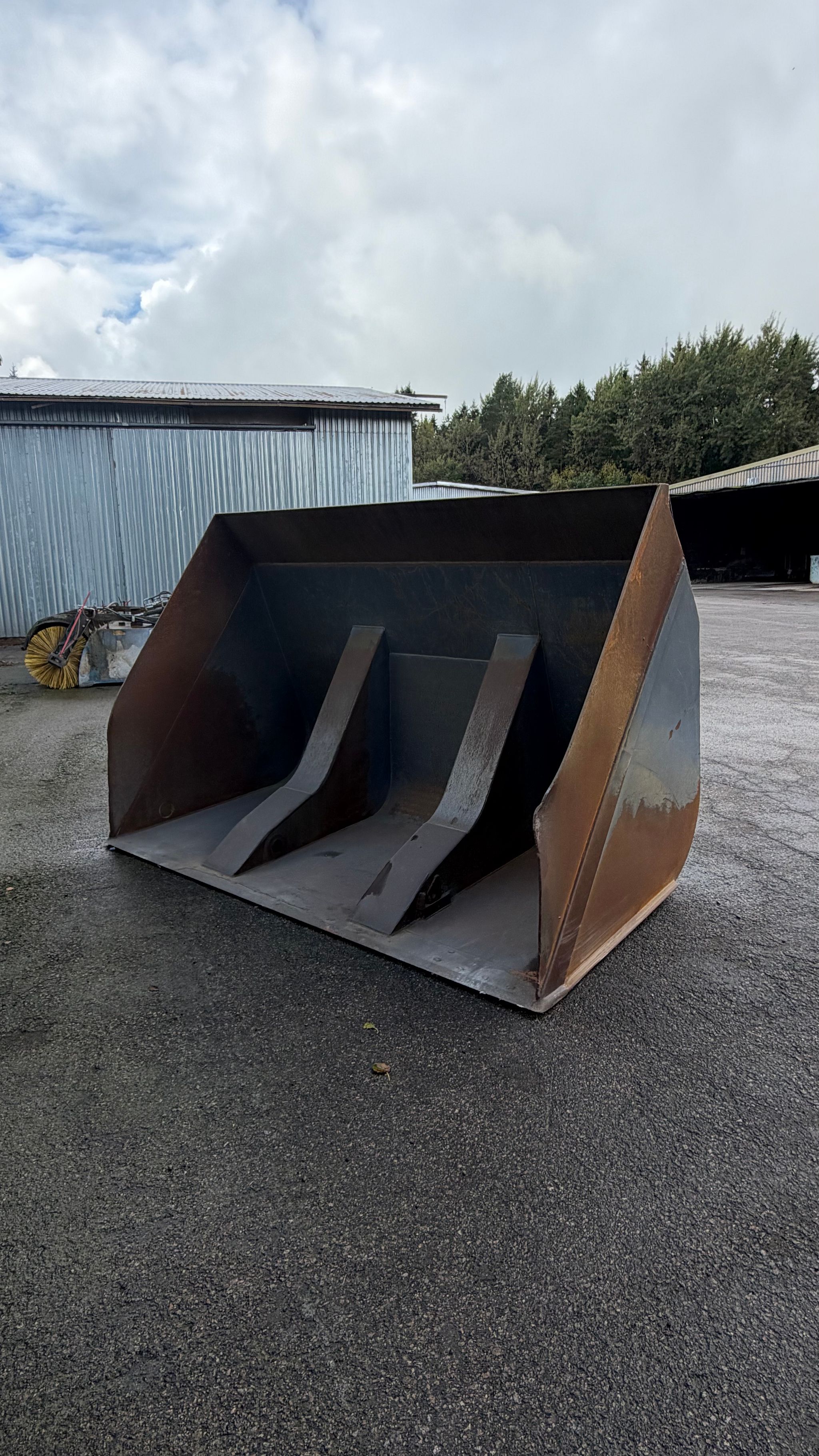 Image 1/6
