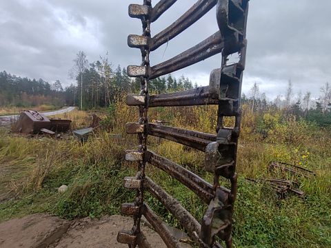 Image 4/6