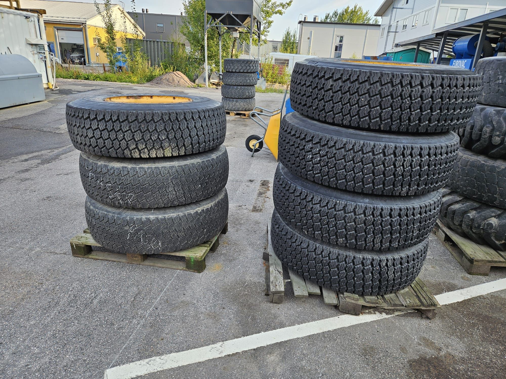 Image 9/20