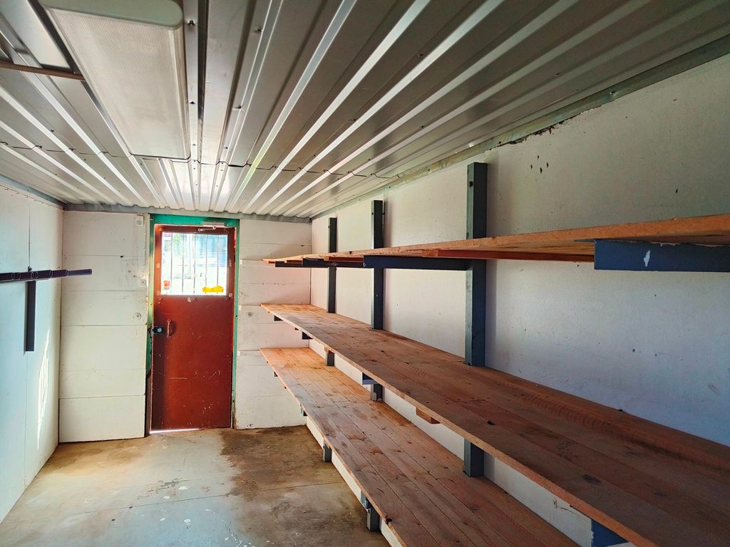 Image 20/30