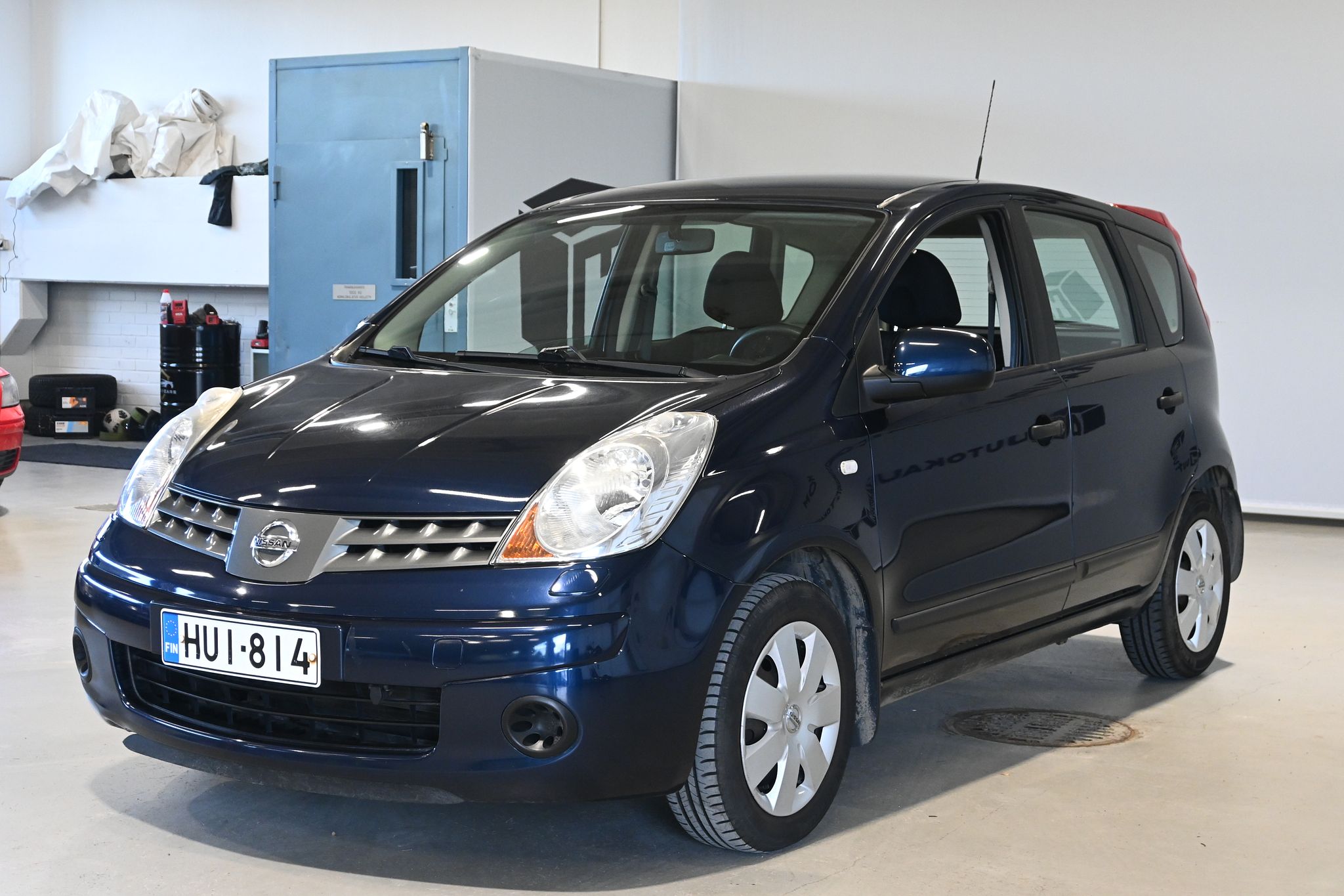 Image 3/42
