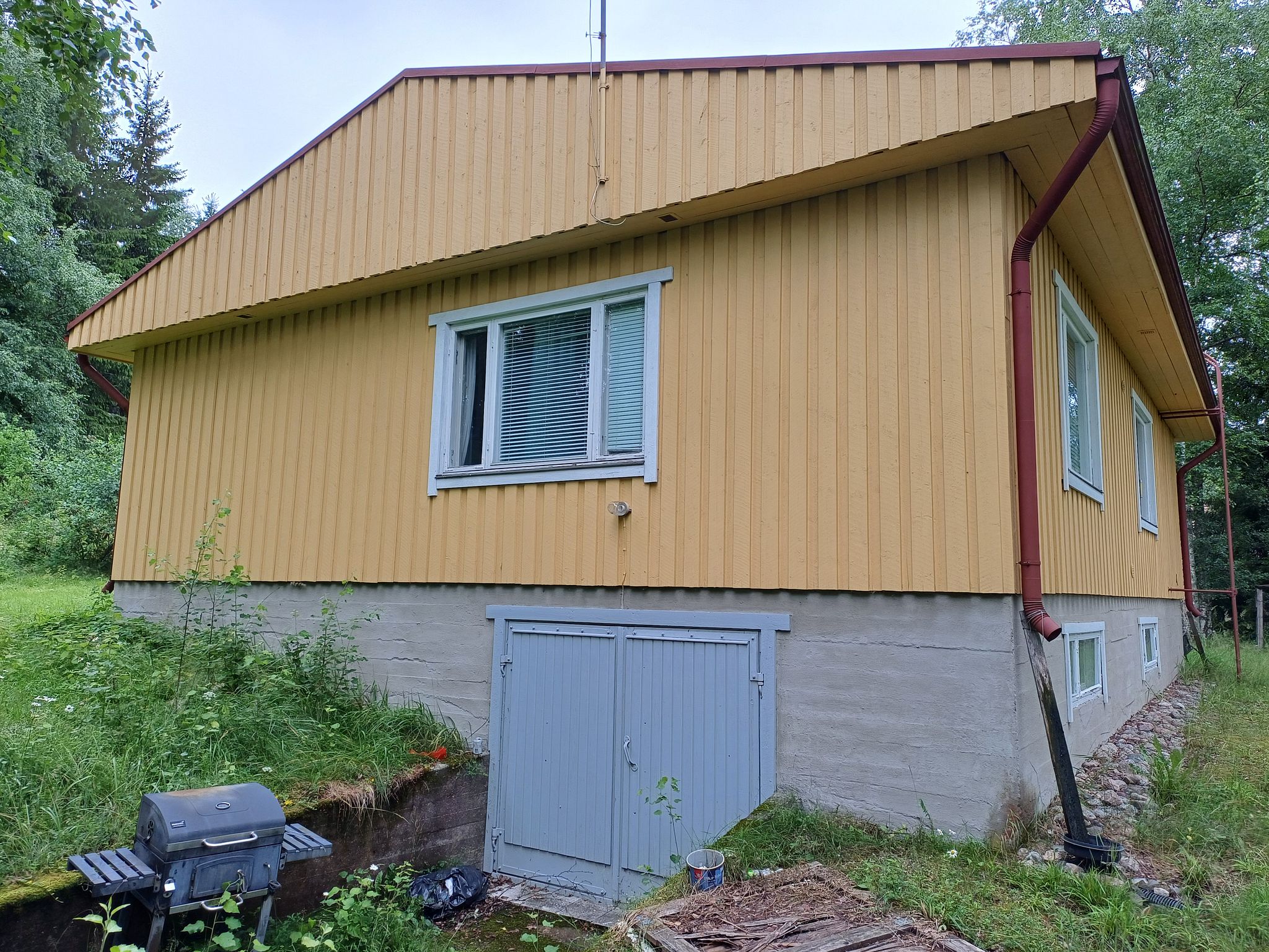 Image 2/23