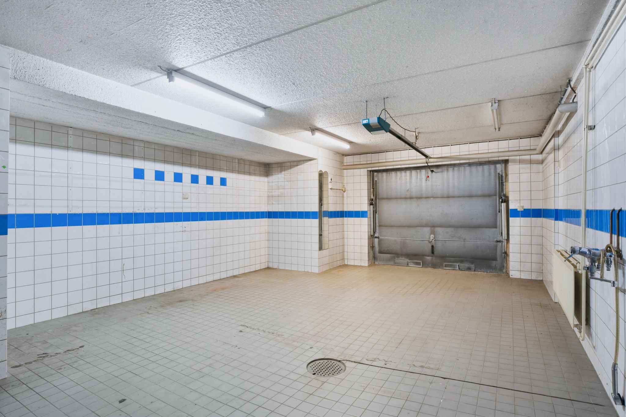 Image 16/19