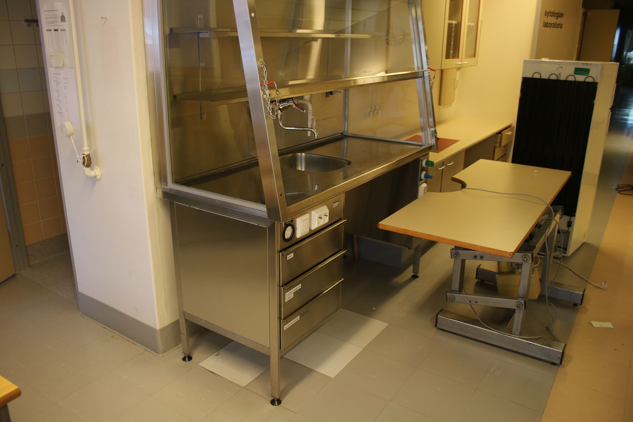 Image 14/19