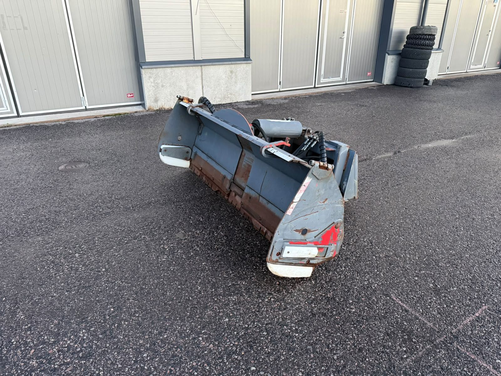 Image 2/4
