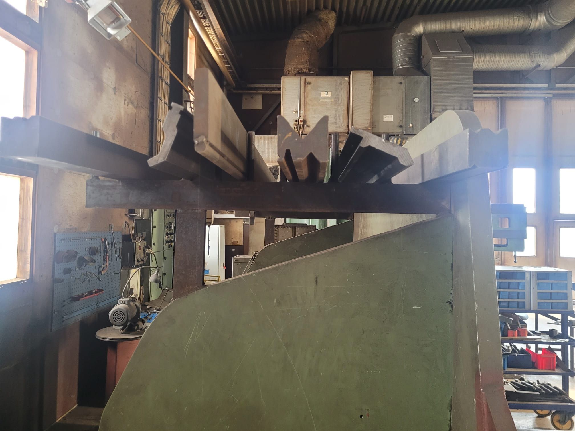 Image 4/7