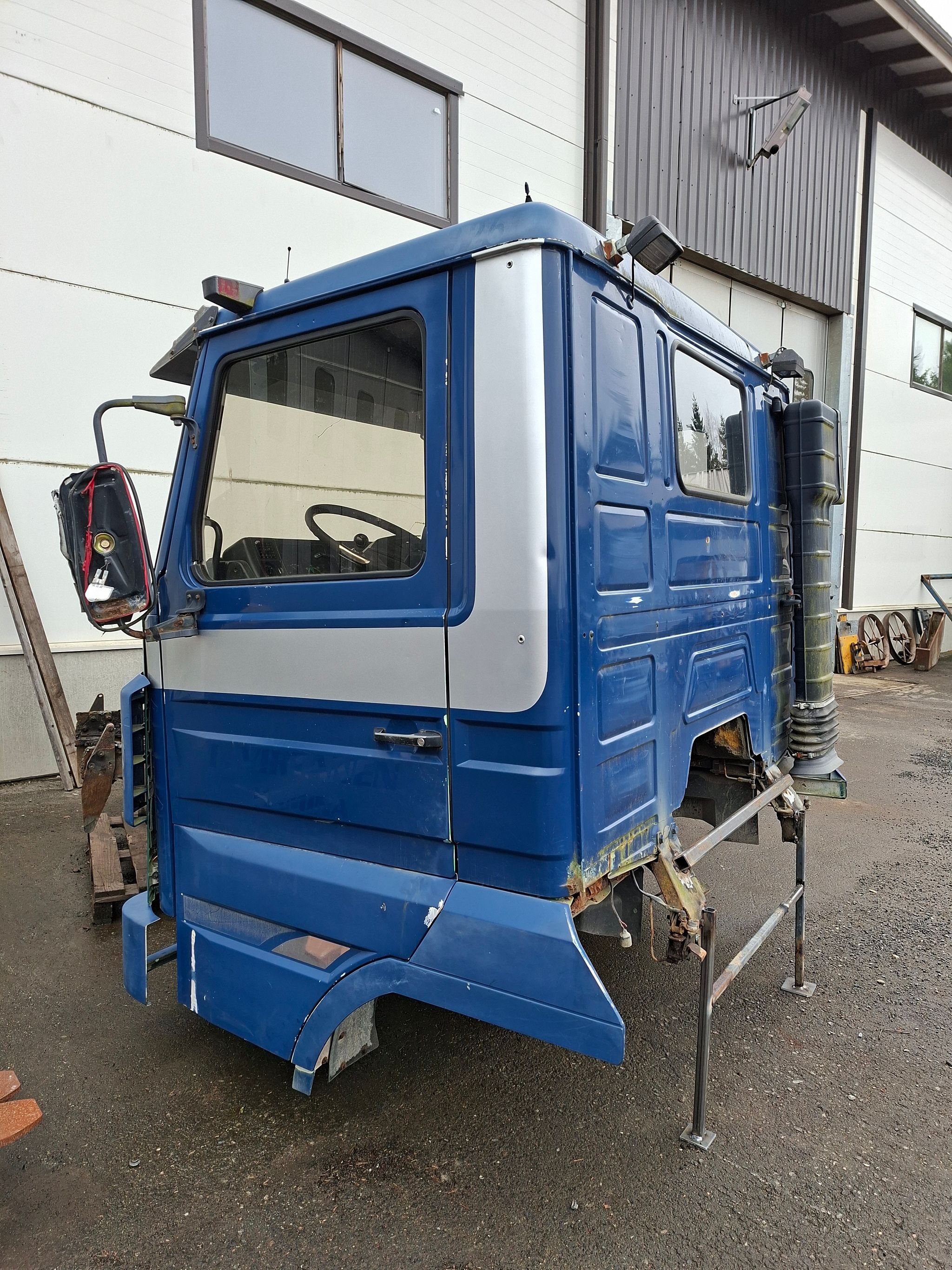 Image 3/11