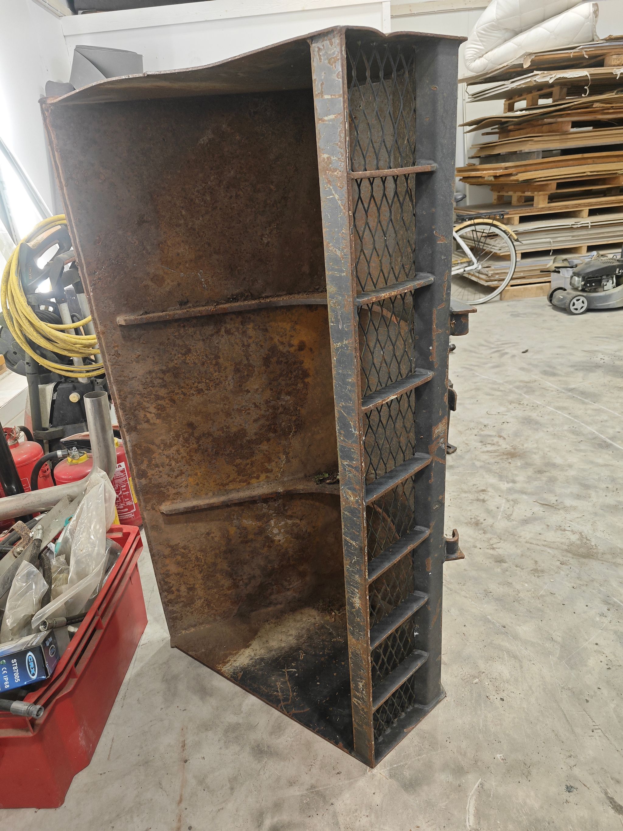 Image 1/2