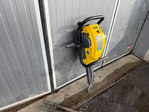 Image 3/4