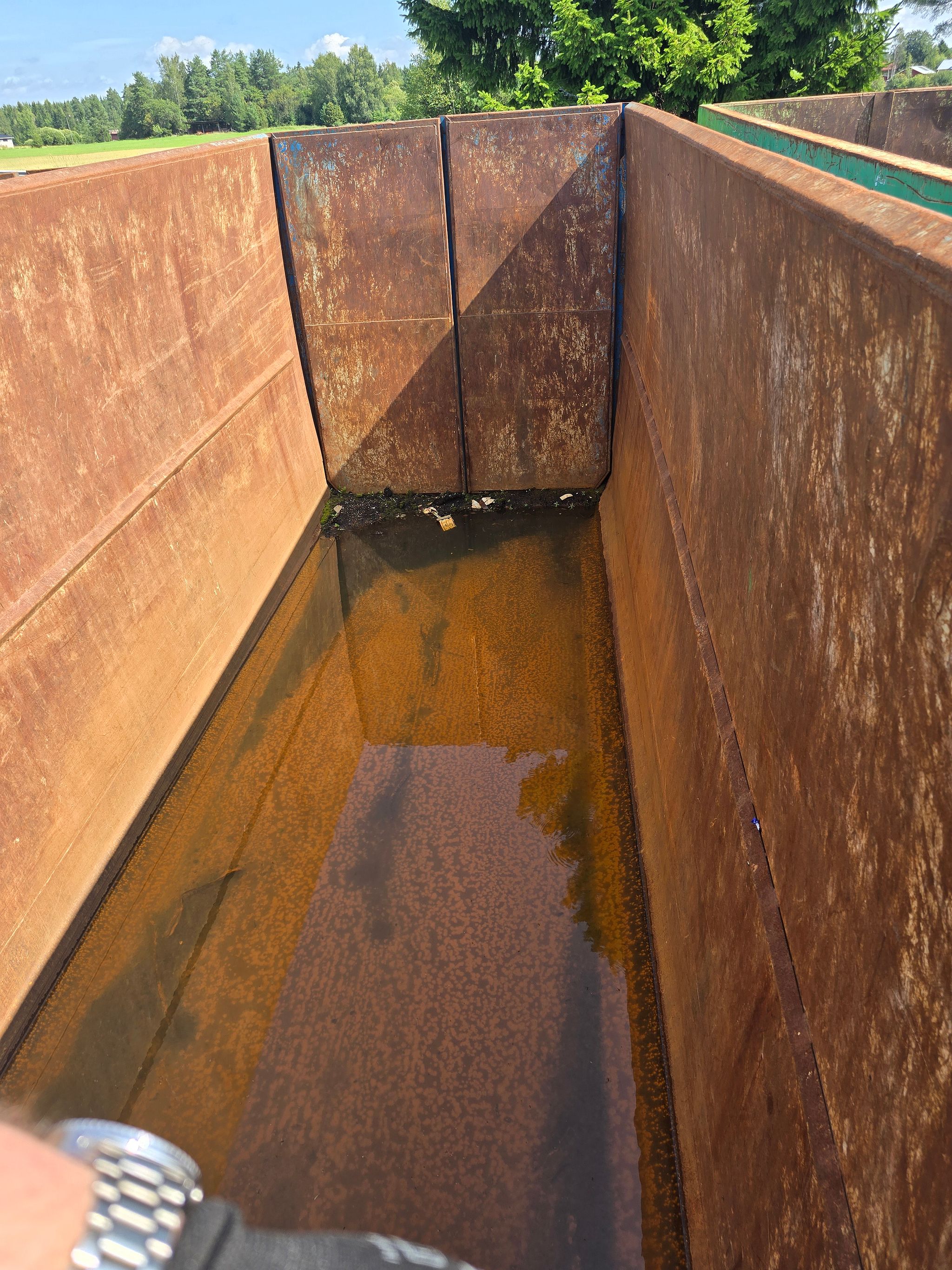 Image 7/10