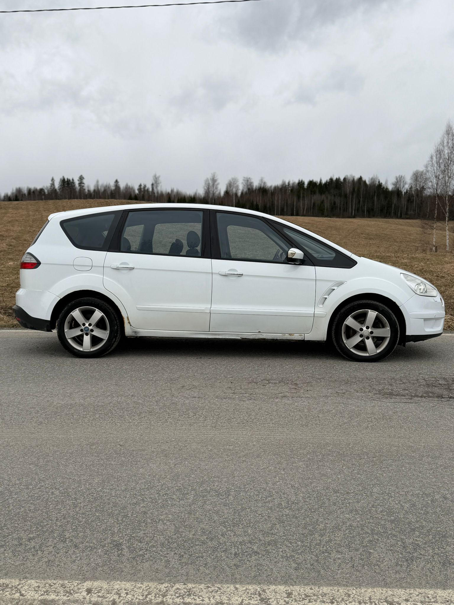 Image 3/12