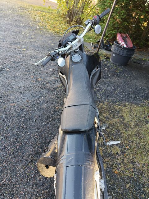 Image 4/8