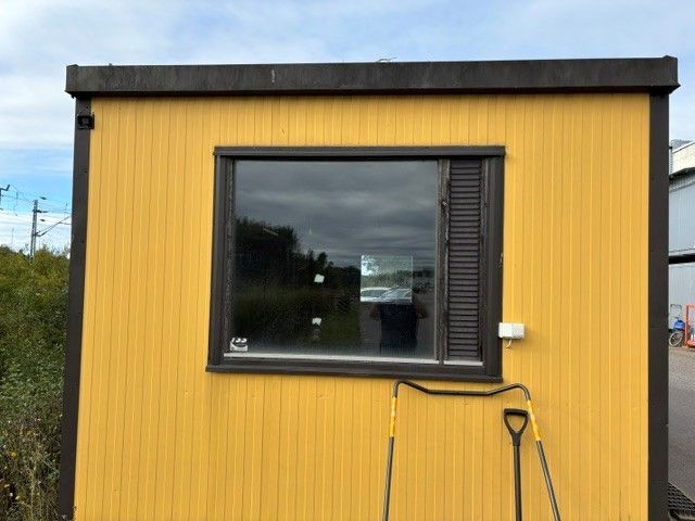 Image 2/6