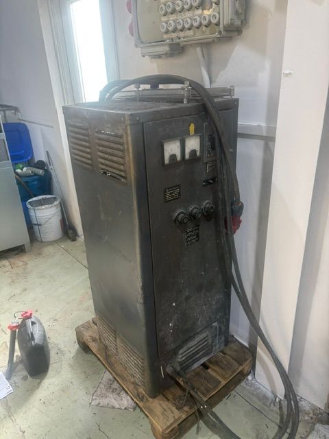 Image 6/7