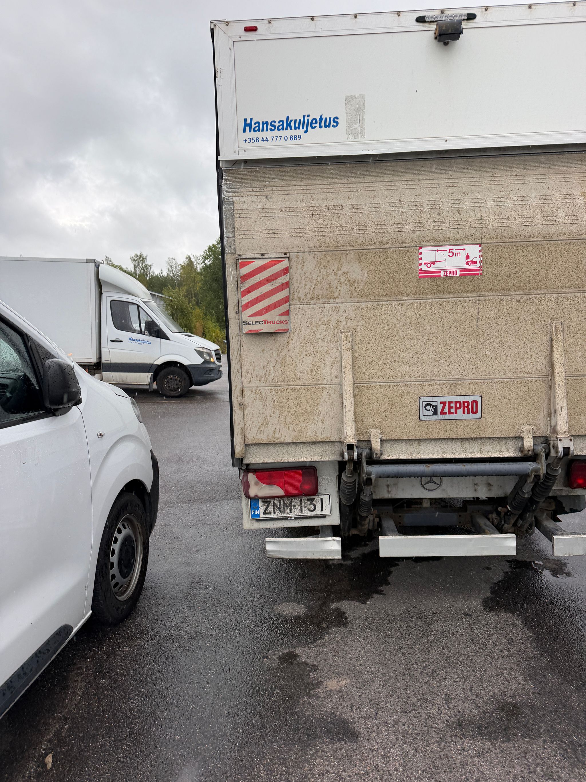 Image 6/12