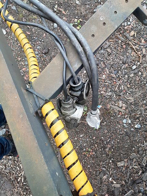 Image 3/6