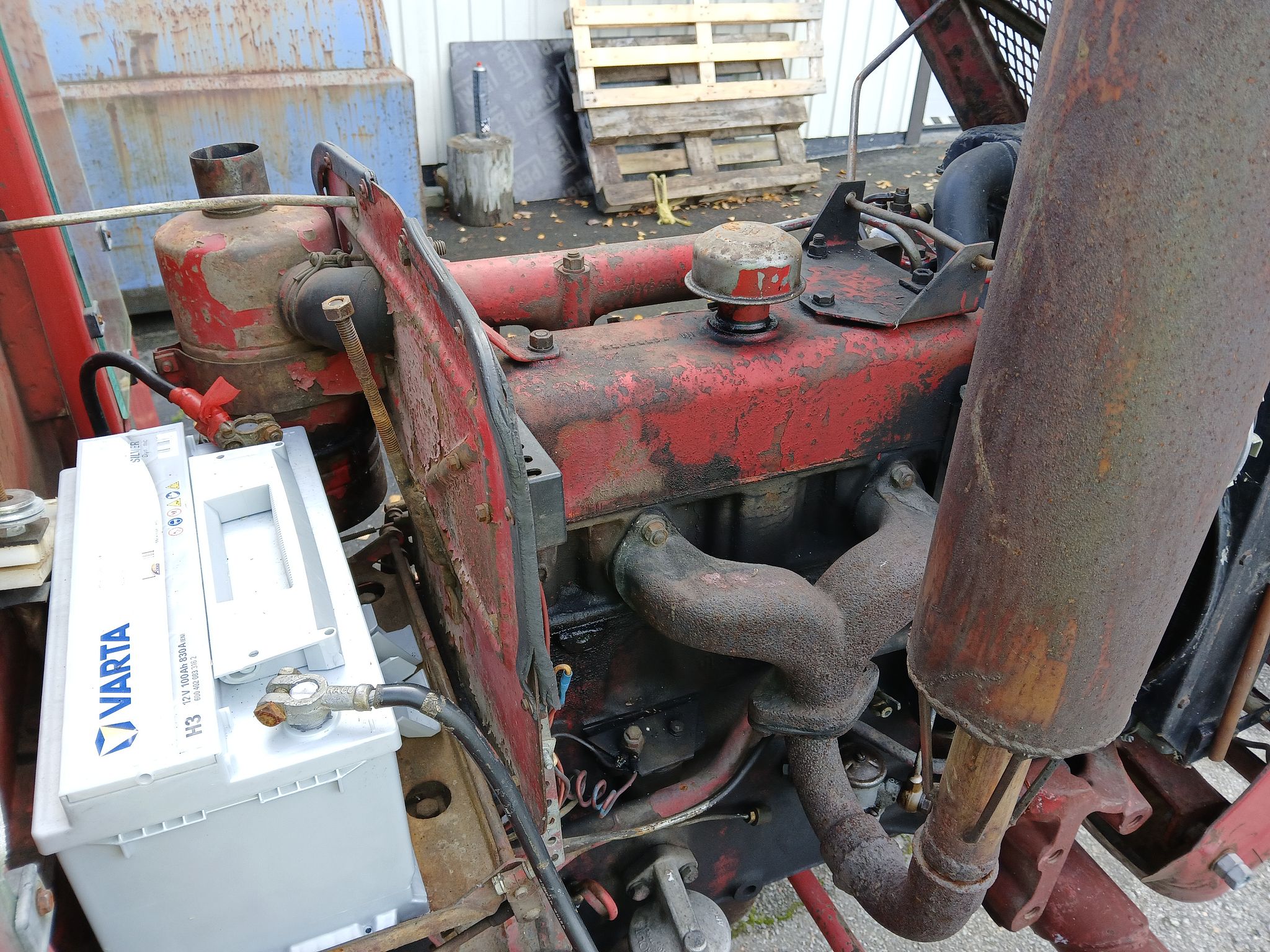 Image 8/12