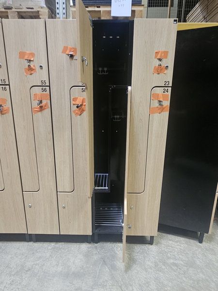 Image 8/9