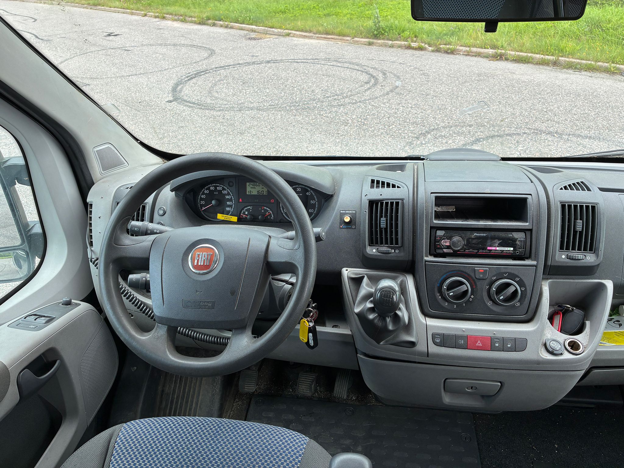 Image 8/12