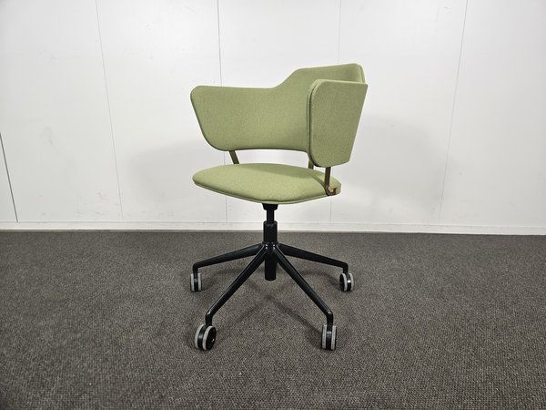 Image 3/8