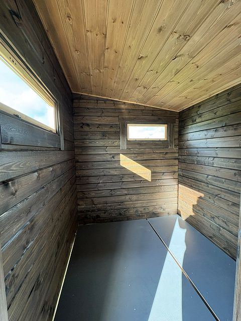 Image 5/8