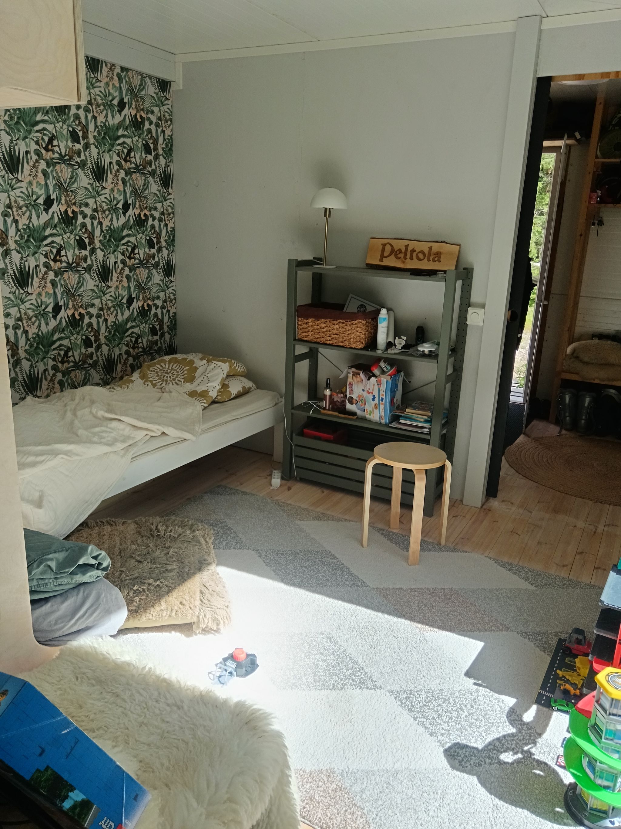 Image 6/18