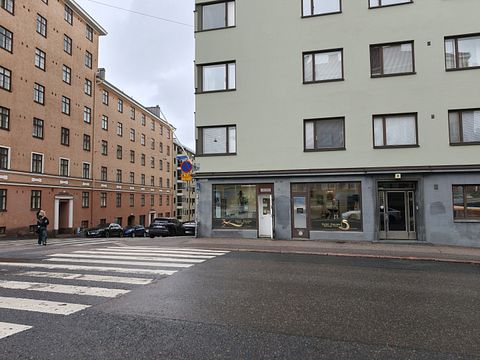 Image 2/19