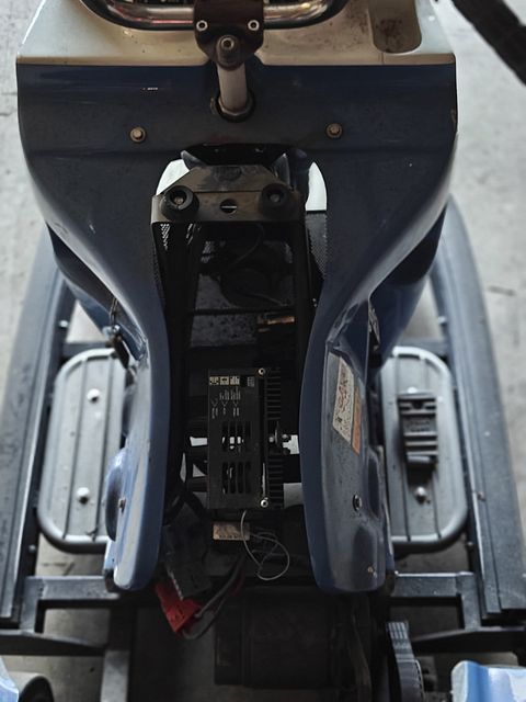 Image 4/5